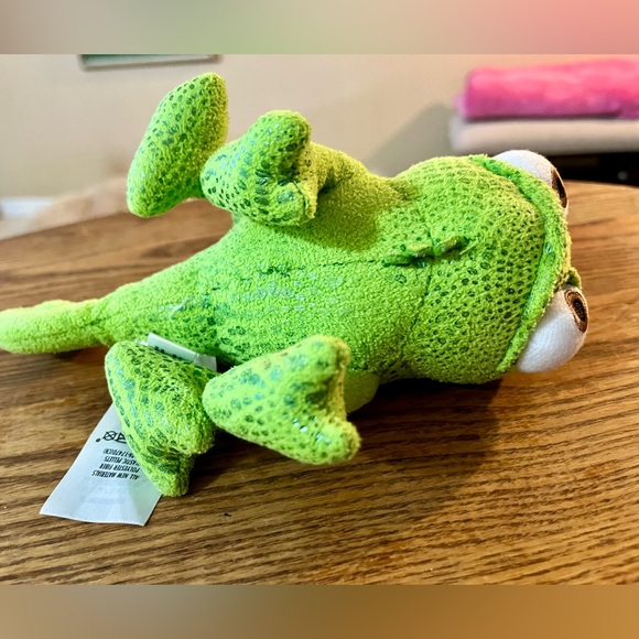 Disney Store PASCAL Chameleon Tangled Plush - 8” Metallic Green - Picture 6 of 6